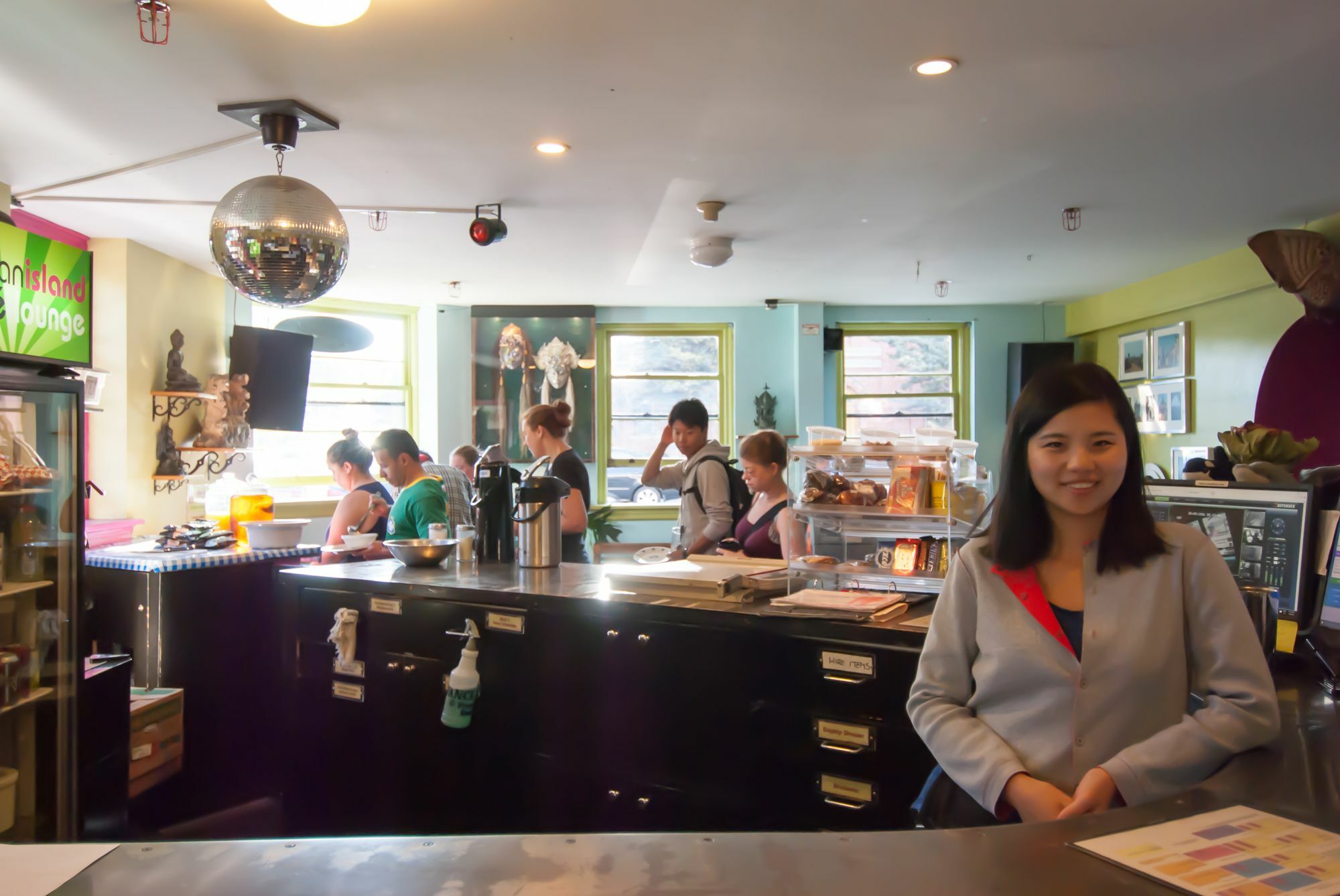 Ocean Island Inn | Backpackers | Suites Victoria Exteriör bild