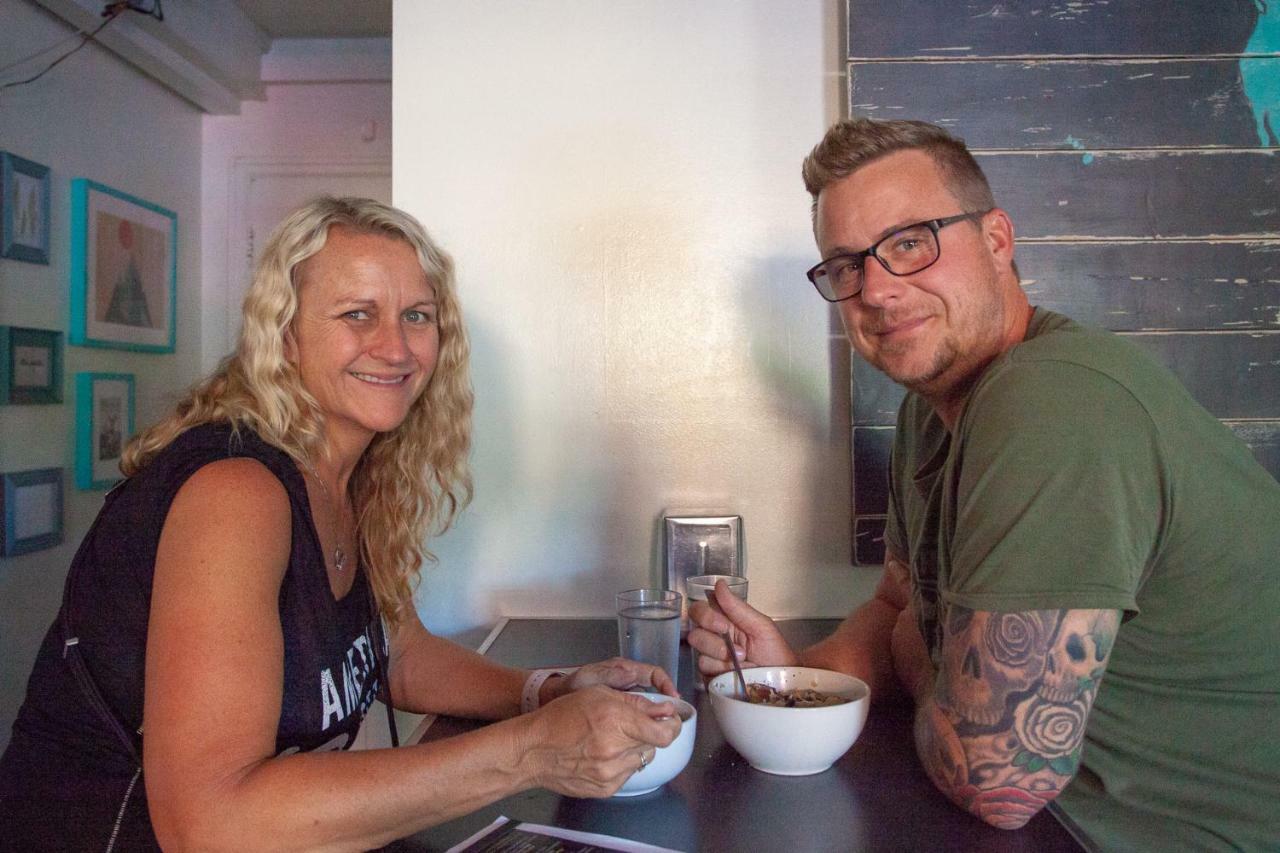 Ocean Island Inn | Backpackers | Suites Victoria Exteriör bild